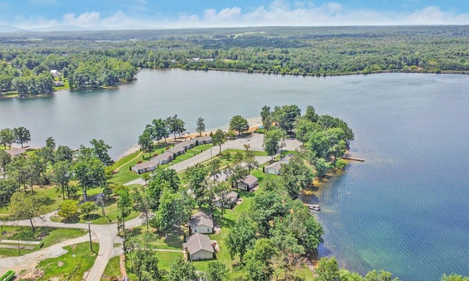 Lake Tansi Condo | 2BR Amenities such as Golf, Lake, and More