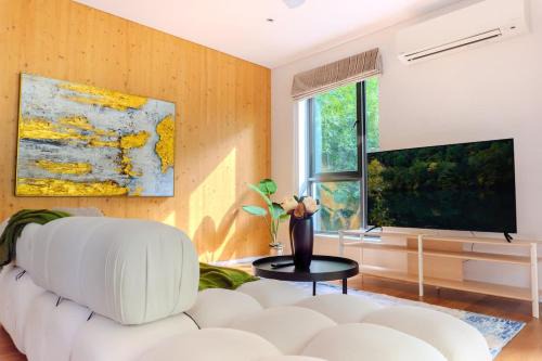 Docklands Apartment | 2BR Apt in Docklands WiFi City walk Water nearby