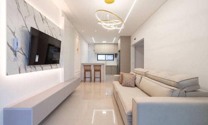 Castelo Branco Apartment | 2BR Apt w/Balcony Close to Itapema Beach