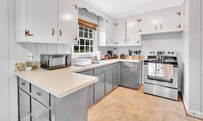 Charlotte House | 2BR Duplex -near Uptown Charlotte