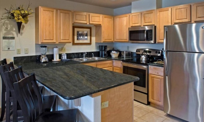 Four O'Clock Hotel | 2BR - Grand Timber Lodge