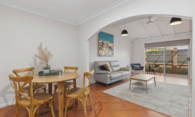 Inglewood Villa | 2BR Modern Haven in Inglewood