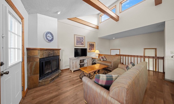 Lake Tansi House | 2BR Resort - Close to Lake & Full of Fun
