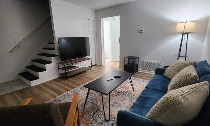 Buechel House | 2BR Townhome w Parking|King beds in Louisville, KY