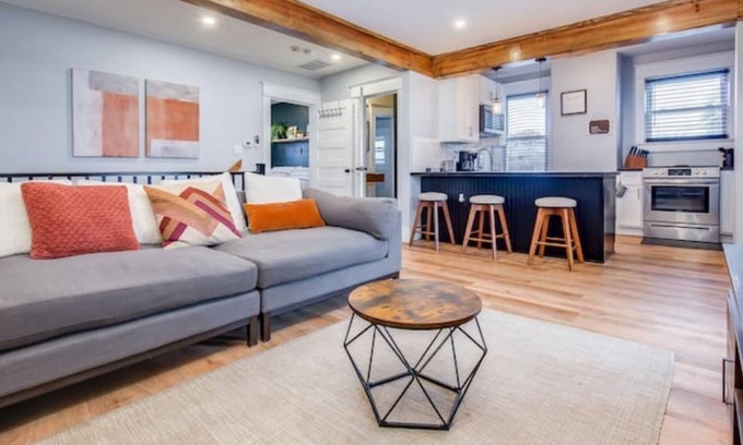 Beechmont House | 2nd Floor Penthouse w/fast wifi and RV Parking