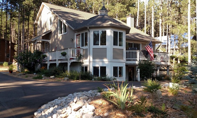 Thompsonville House | 3,000 Sq/Ft Crystal Mountain Resort Home