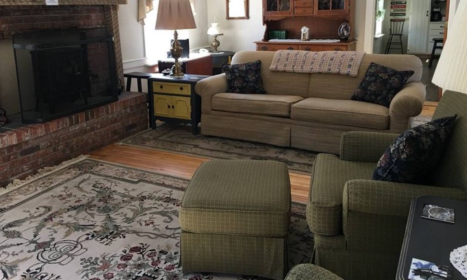 Weston House | 3.5 Acres, Pond, 1000 Mbps WIFI, House Generator