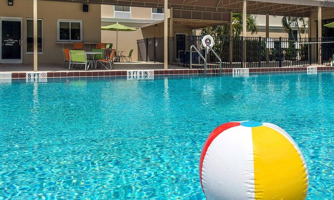 Tropic Hotel | 3 Amazing Pet Friendly Units W/Pool and Free Parking | Close to Cruise Terminal