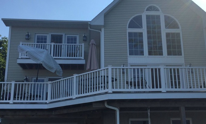 Clayton Cottage | 3 bdrm, 2 bath St Lawerence Riverfront rental in the heart of 1000 Island