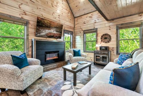 Sevierville House | 3 Bears Retreat! Luxury Indoor Pool Sauna