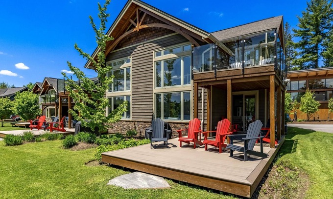 Port Carling Villa | 3 + bed 2 bath Villa on Lake Muskoka