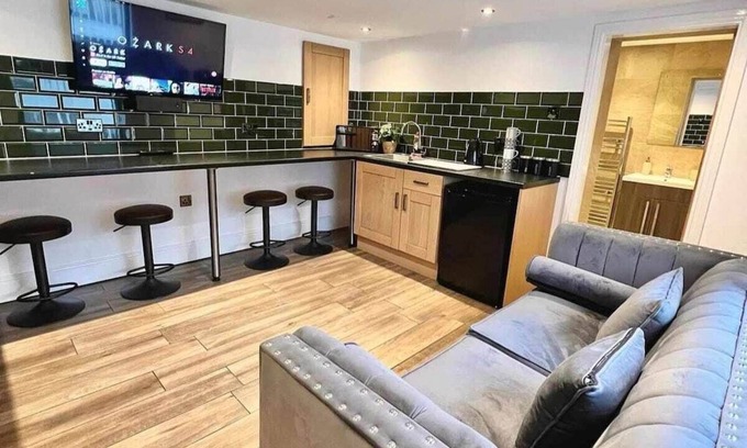 St George's Quarter Apartment | 3 Bed Apartment - Sleeps 11 -Liverpool City Centre