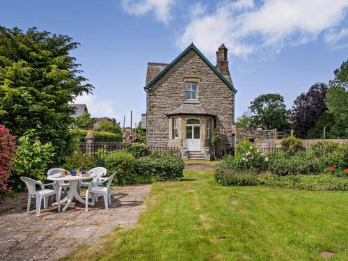 Brecon House | 3 Bed in Brecon Town BN134