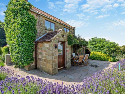 Carlton-in-Cleveland House | 3 Bed in Faceby 95424