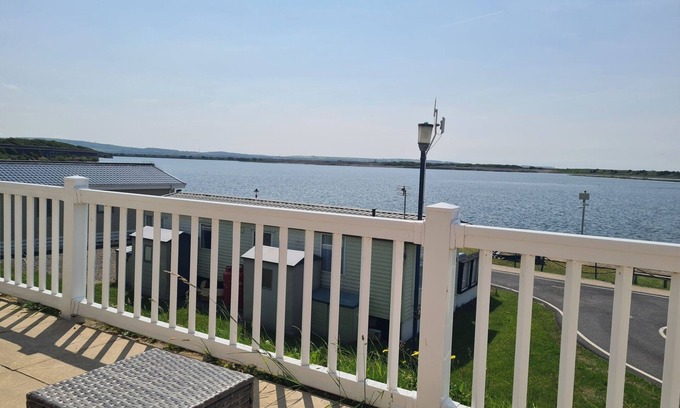 Millom Cabin | 3 Bed Lodge - Sleeps 6 - Parking - Pets - Wifi
