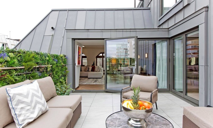 Soho Apartment | 3-bed Rooftop Penthouse