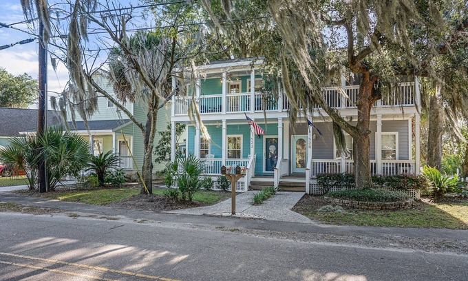 Port Royal House | 3 bedroom 2.5 bathroom home in Port Royal! - Close to all bases