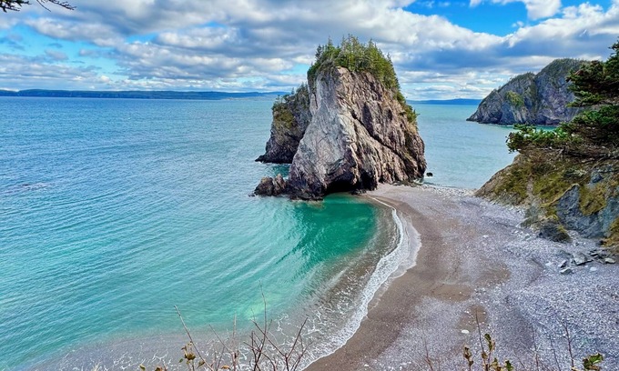 Terra Nova House | 3 bedroom 3 bath bungalow , Ocean View , 3kms to Chance Cove Trail