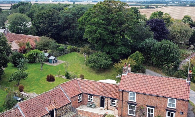 Ulrome Cottage | 3 bedroom accommodation in Ulrome, near Bridlington