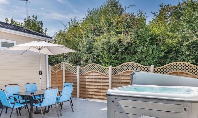 Yaxham Cabin | 3 bedroom accommodation in Yaxham, Dereham