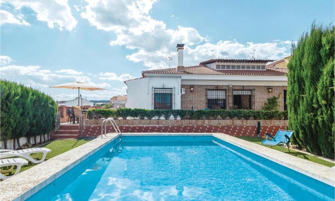 Hornachuelos House | 3 Bedroom Awesome Home In Hornachuelos