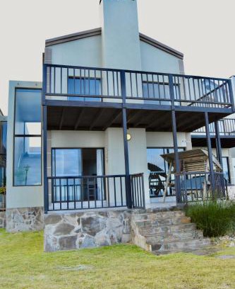 Rand Rifles House | 3-bedroom beach house