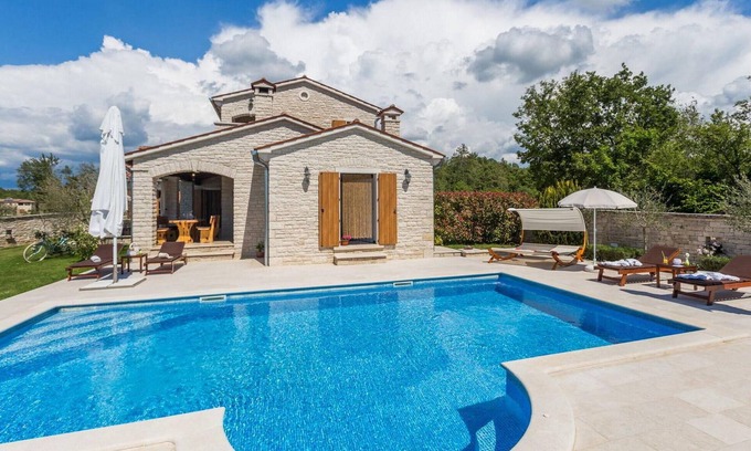 Jakovici House | 3 bedroom beautiful home in Tinjan