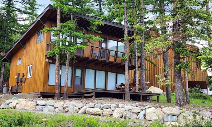 Whitefish Cabin | 3-Bedroom Cabin Right at the Center of the Mountain Village