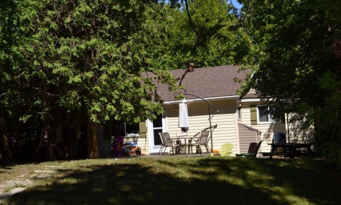 Sauble Beach Cottage | 3 Bedroom cottage in the Heart of Sauble Beach
