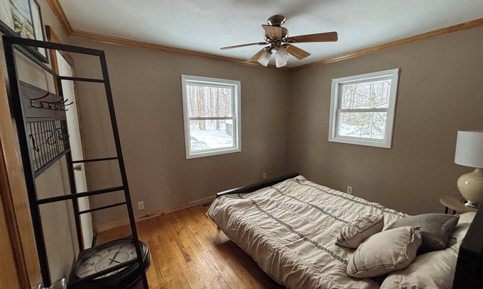 McMillan Cottage | 3-bedroom cottage in charming McMillan with WiFi in the East Lake Community