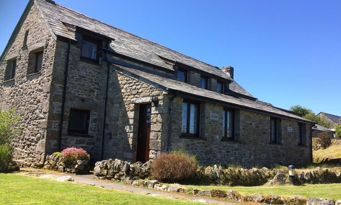 Saint Breward Cottage | 3 Bedroom cottage on Bodmin Moor with views of lakes and moorland