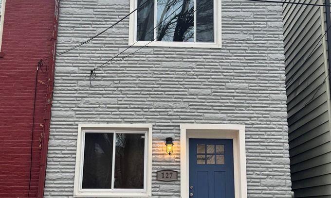 Lower Lawrenceville House | 3-bedroom house in bustling Lawrenceville area of Pittsburgh