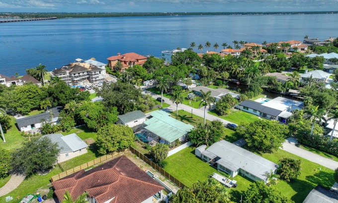 Fort Myers House | 3-bedroom house in welcoming Fort Myers with pool!