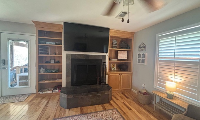 Florien House | 3-bedroom house in welcoming Florien with WiFi, AC