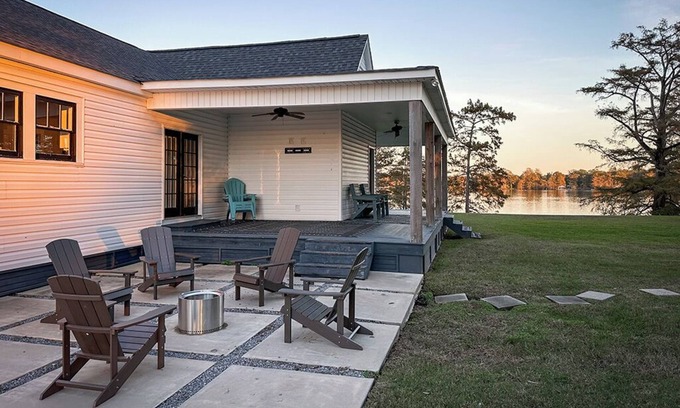 St. Joseph House | 3-bedroom house on beautiful Lake Bruin in Saint Joseph with AC, WiFi