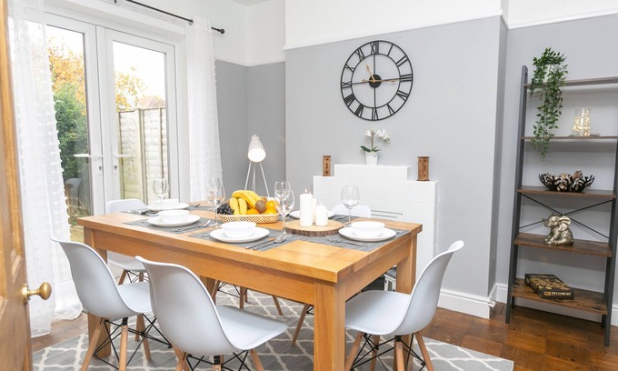 Boscombe Apartment | 3 Bedroom House with Parking Bournemouth