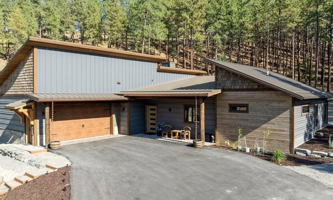 Eureka Cabin | 3-bedroom luxury lodge in Eureka, Montana located at the Wilderness Club Resort