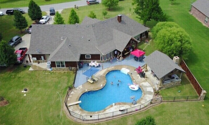 Wagoner County House | 3-bedroom Rustic Charm Home Outdoor Kitchen, pool. Hot Tub + 2 fireplaces