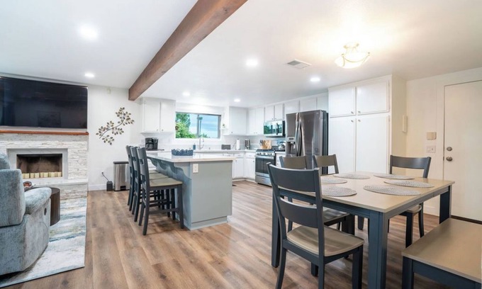 Vista House | 3-bedroom vacation home 16 minutes from LEGOLAND® California