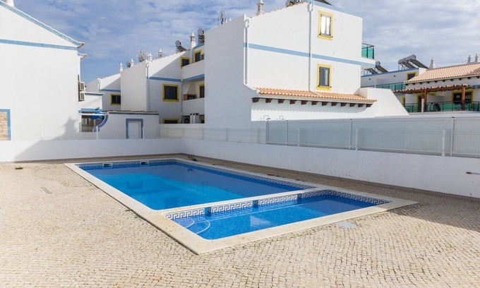 Manta Rota Ski Chalet | 3 bedroom villa with communal pool and WIFI by AlgarveManta (22V3)