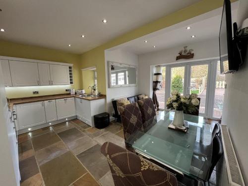 Norham House | 3 Bedrooms - 2 Bath Rooms - Dog Friendly - Beach