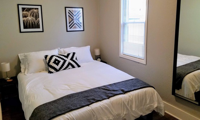Northeast Minneapolis Apartment | 3 Bedrooms in NE Mpls Art District