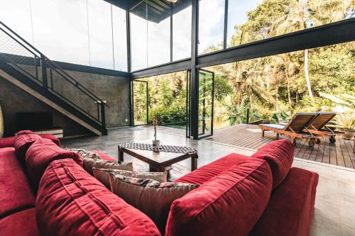 Mambal Villa | 3 Bedrooms Tropical Modernism Rice Field and Jungle