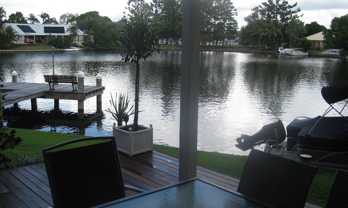 Ellis Beach Apartment | 3 Brm Waterfront Apartment