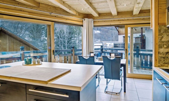 Saint-Chaffrey Ski Chalet | 3-CHALET HIMALAYA*SERRE CHEVALIER CHALETS D'HINOUKA at the foot of the slopes