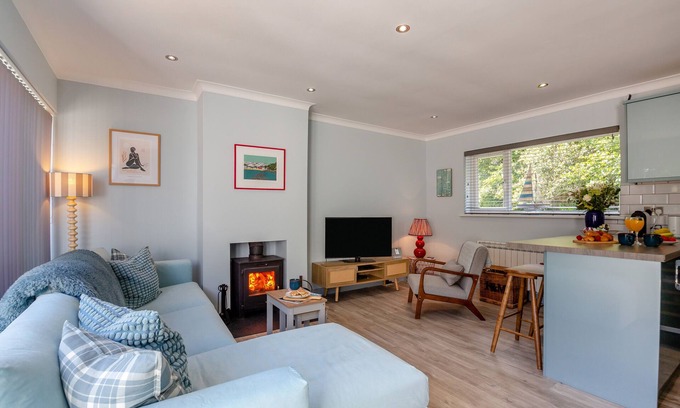 Llanbedrog House | 3 Glyn y Marian - Two Bedroom House, Sleeps 5