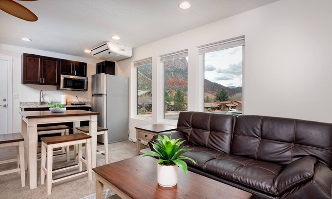 Zion National Park South Entrance Apartment | #3 GREAT LOCATION, Zion National Park entrance as close as you can get!