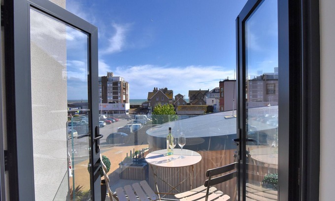 Seaton House | 3 Grove Mews