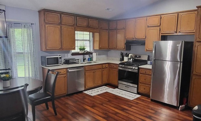 Riverdale House | 3-Level PetFriendly Home, Pool Table, Patio, Backyard, WiFi, Dedicated Workspace