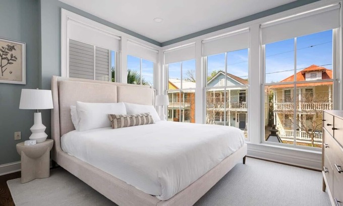 Cannonborough Elliotborough Villa | 3 Luxury Houses w/Patios | 1 Block from King St